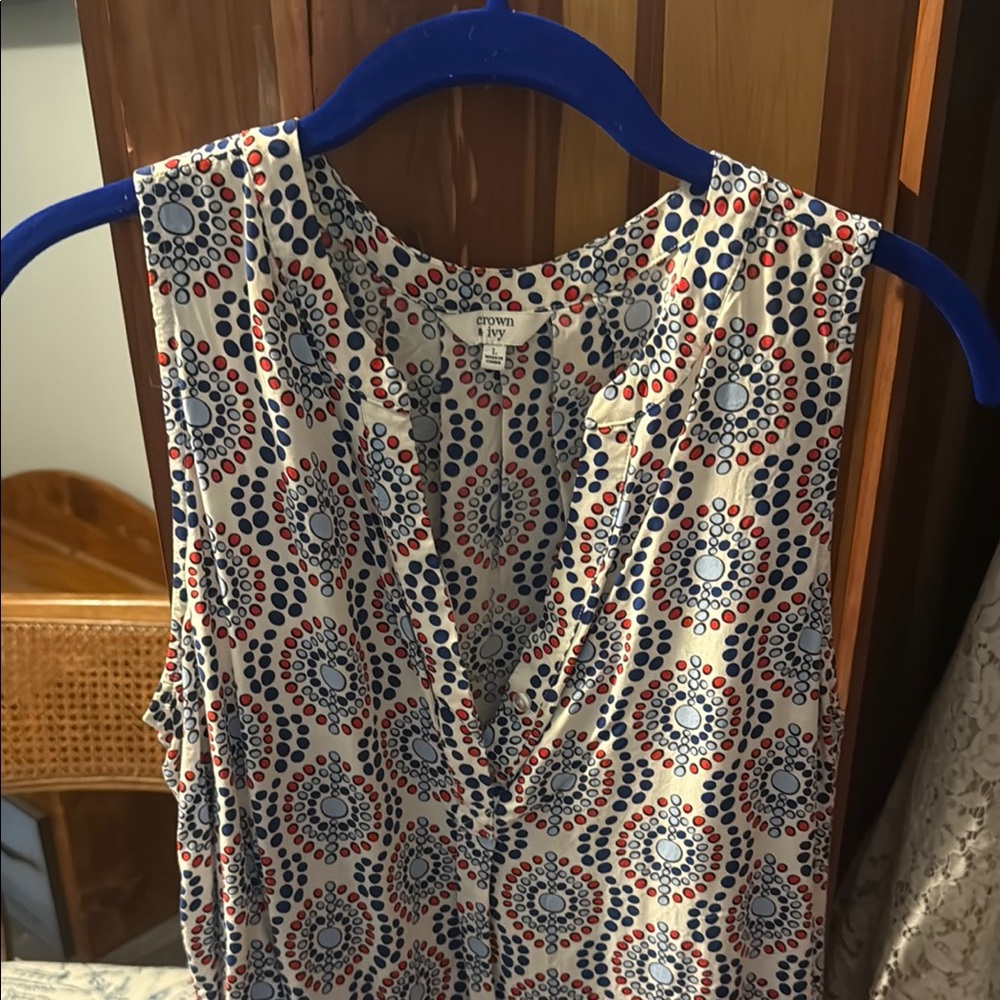 Crown & Ivy Sleeveless Red and Blue Buttoned Blouse